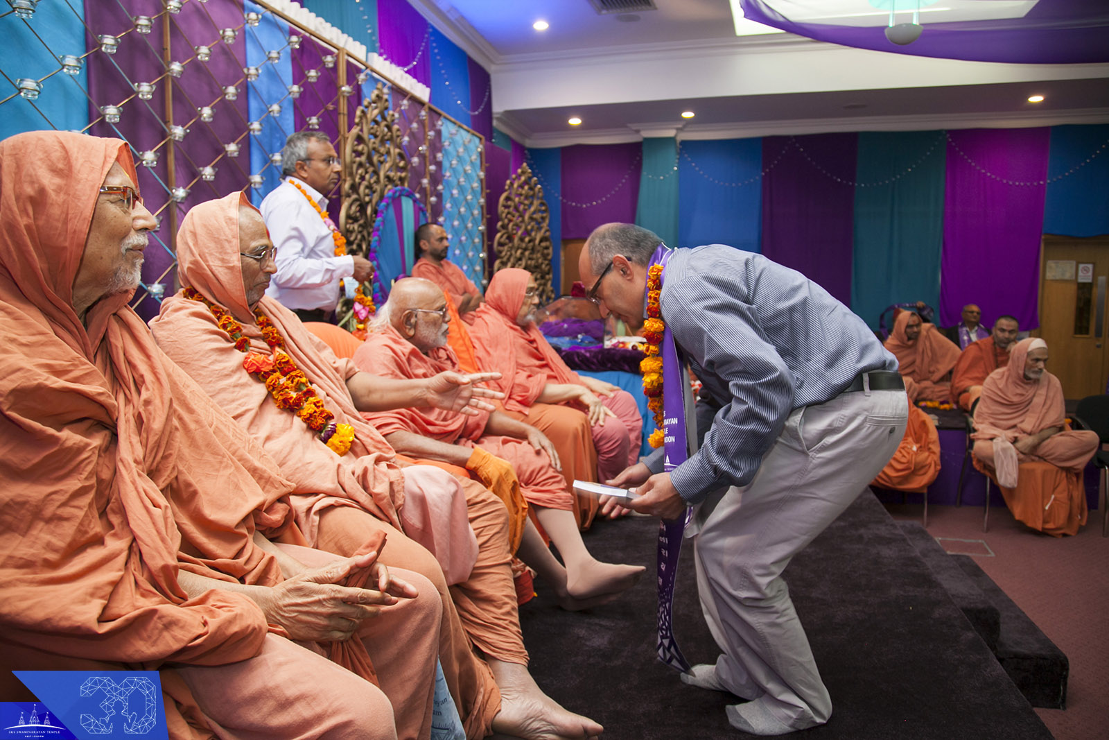 ©1987-2017 SKS Swaminarayan Temple East London